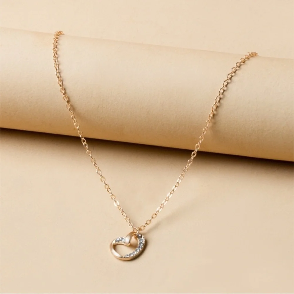 Elegant Gold Color & Rhinestone Heart Pendant Necklace - NWOT